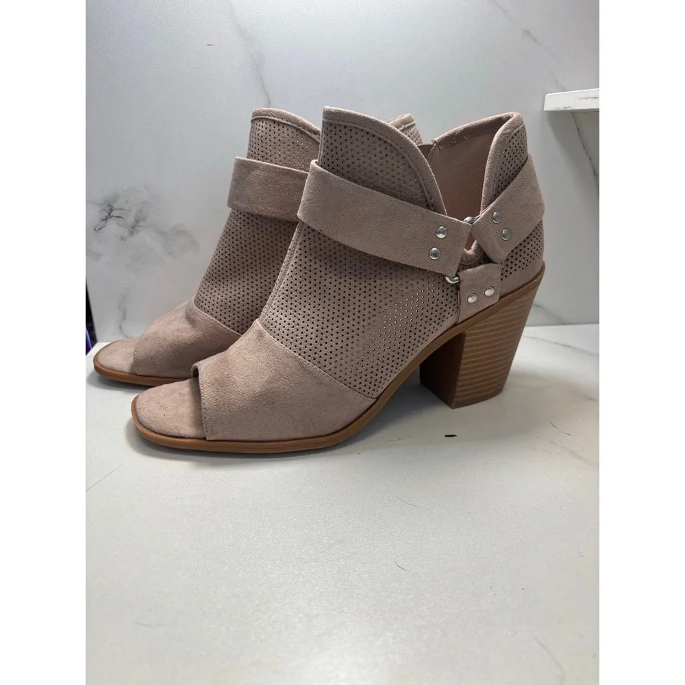 Fergalicious Augustine Taupe Perforated Peep Toe Ankle Boots Tan 8.5M Studded
